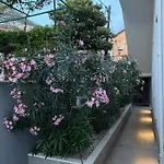 Sa Pogledom Na I Otoke *