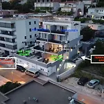 Sa Pogledom Na I Otoke アパート