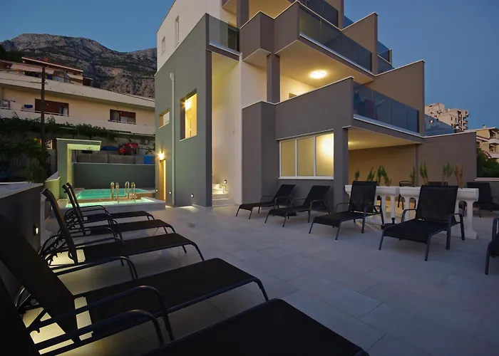 Sa Pogledom Na I Otoke Makarska